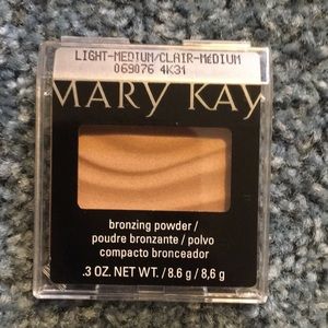 Mary Kay light-medium powder bronzer